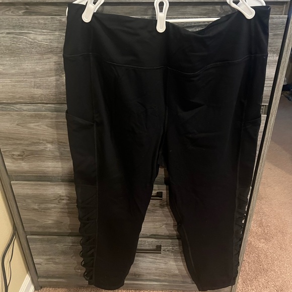 Torrid black workout pants - Picture 1 of 4